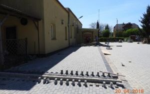 Utwardzenie kostką działki świetlicy w Miłowicach (5)