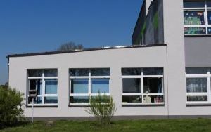 Modernizacja ścian Szkoły Podstawowej w Miłowicach (1)