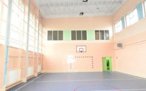 Remont podłogi sali gimnastycznej w Miłowicach (1)