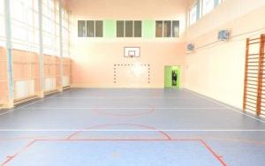 Remont podłogi sali gimnastycznej w Miłowicach (3)