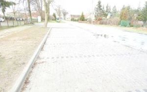 Budowa parkingu przed szkołą w Miłowicach (2)
