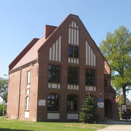Na zdjęciu przedstawiono budynek GOK w Dziadowej Kłodzie