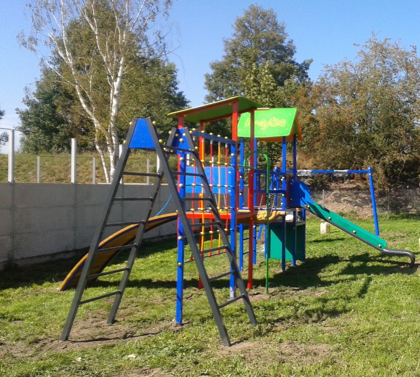 Plac zabaw w Gołębicach