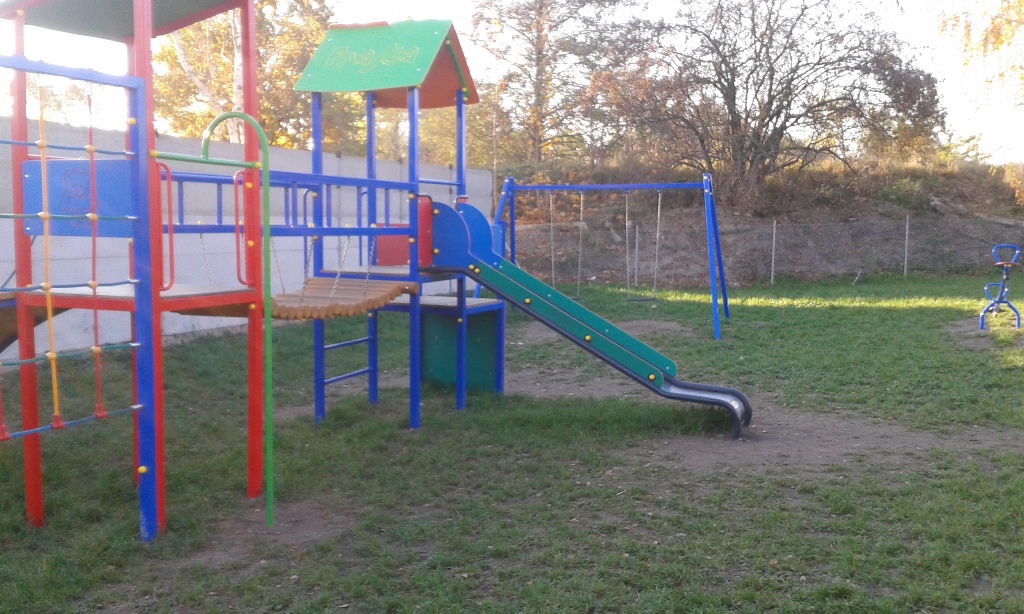 Plac zabaw w Gołębicach
