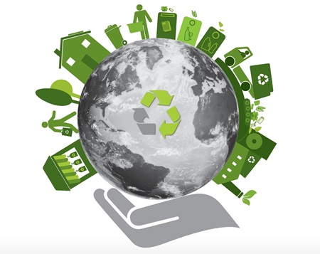 Grafika przedstawia kulę ziemską z symbolem recyklingu